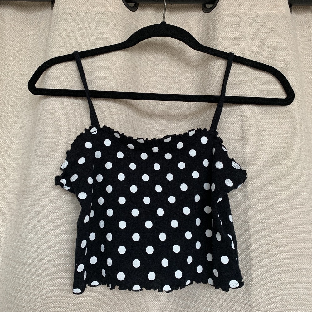 TOPSHOP - Black and White Polka Dot Cropped Top